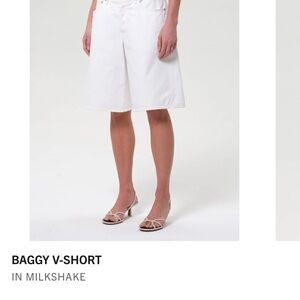 Baggy V-Short in White